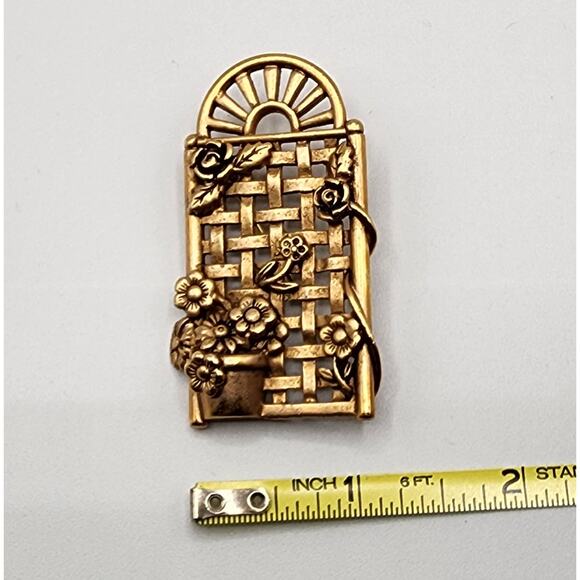 Danecraft Trellis Pin Brooch Gold Tone Potted Flower Vines Vintage Signed - Picture 6 of 7